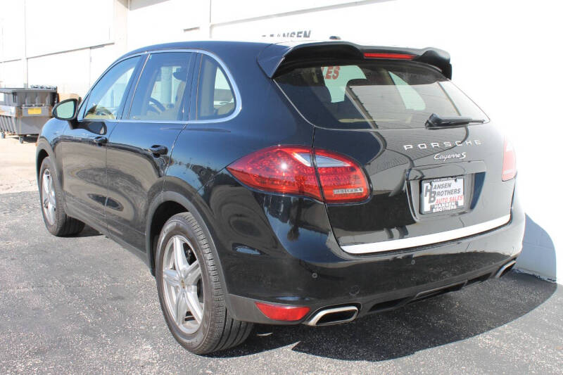 2013 Porsche Cayenne S photo 3