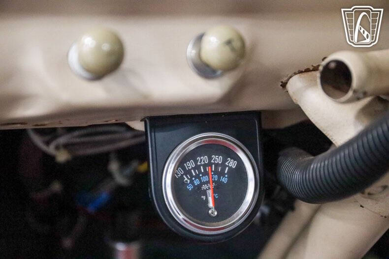 1947 Ford Deluxe