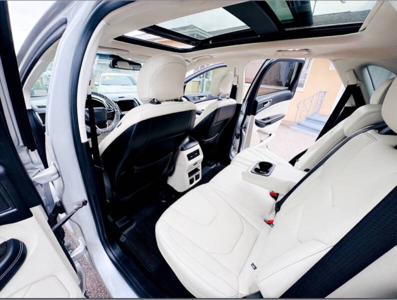 2019 Ford Edge Titanium