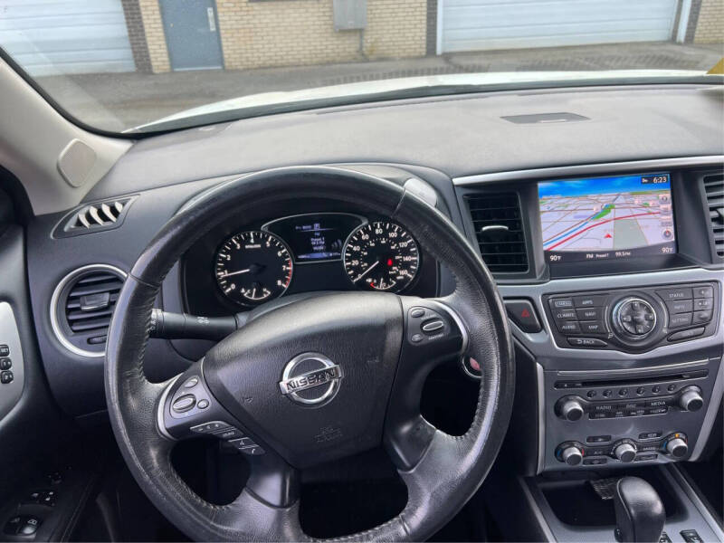 2017 Nissan Pathfinder
