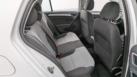 2016 Volkswagen e-Golf SE