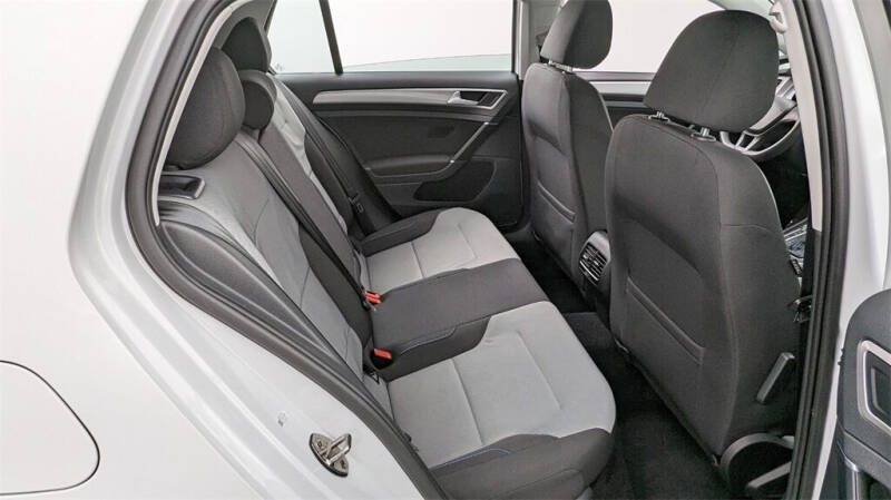 2016 Volkswagen e-Golf SE