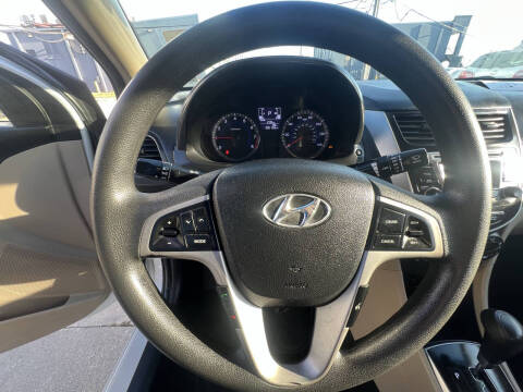 2017 Hyundai Accent SE