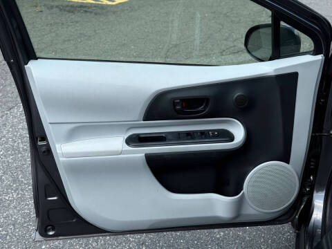 2012 Toyota Prius c