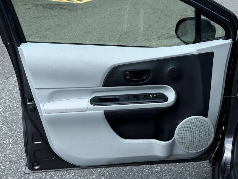 2012 Toyota Prius c