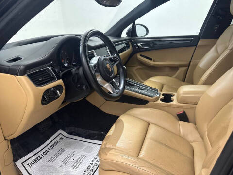 2017 Porsche Macan