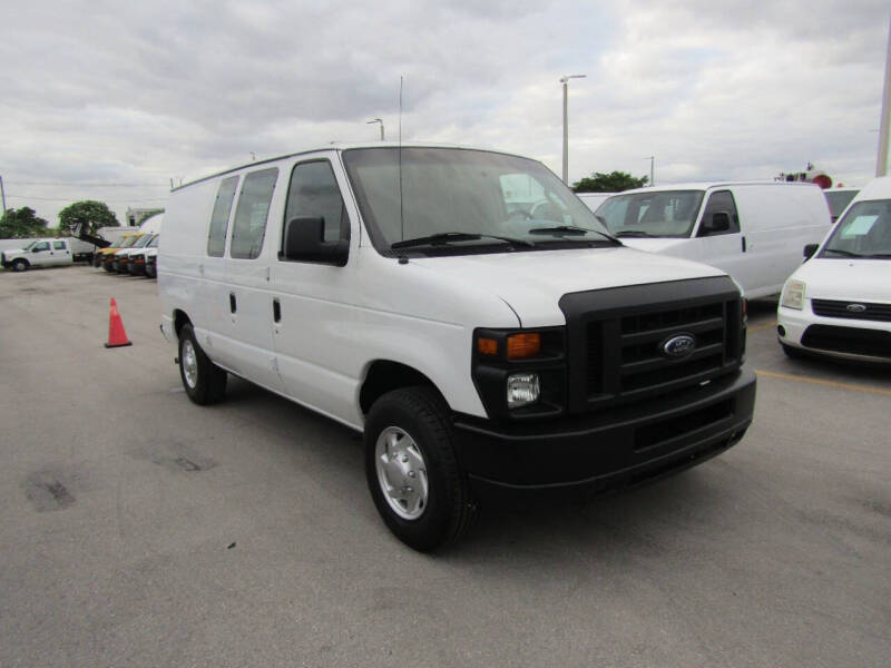 2008 Ford E-Series Econoline Van Commercial photo 4