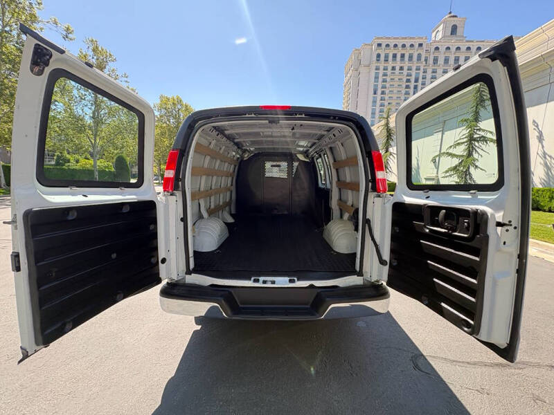 2024 GMC Savana 2500