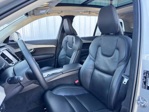 2023 Volvo XC90 Recharge T8 Ultimate Bright Theme 6P