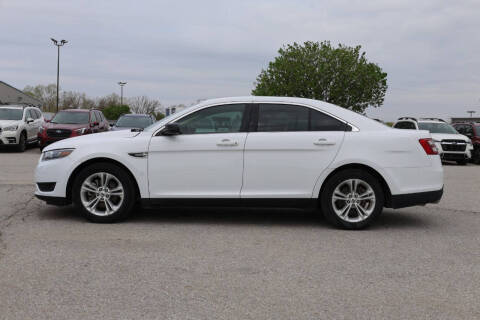 2017 Ford Taurus SE