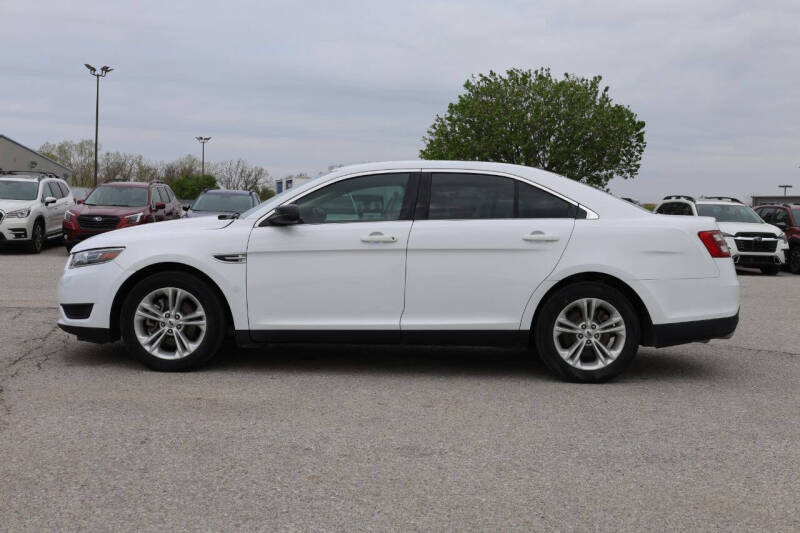 2017 Ford Taurus SE