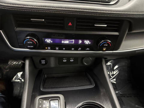 2025 Nissan Rogue SV