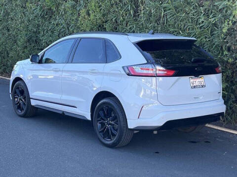 2022 Ford Edge SE