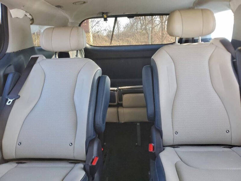 2025 Kia Carnival Hybrid SX