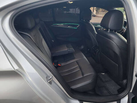 2018 BMW 5 Series 530i