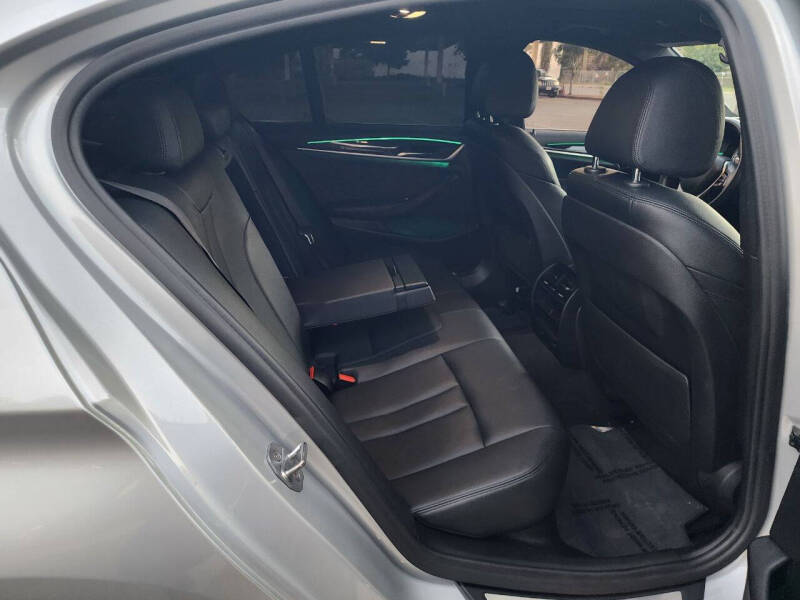 2018 BMW 5 Series 530i