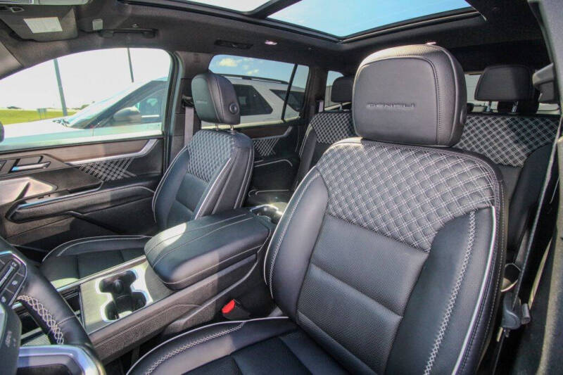 2025 GMC Acadia Denali