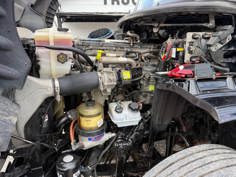 2015 Freightliner M2 112