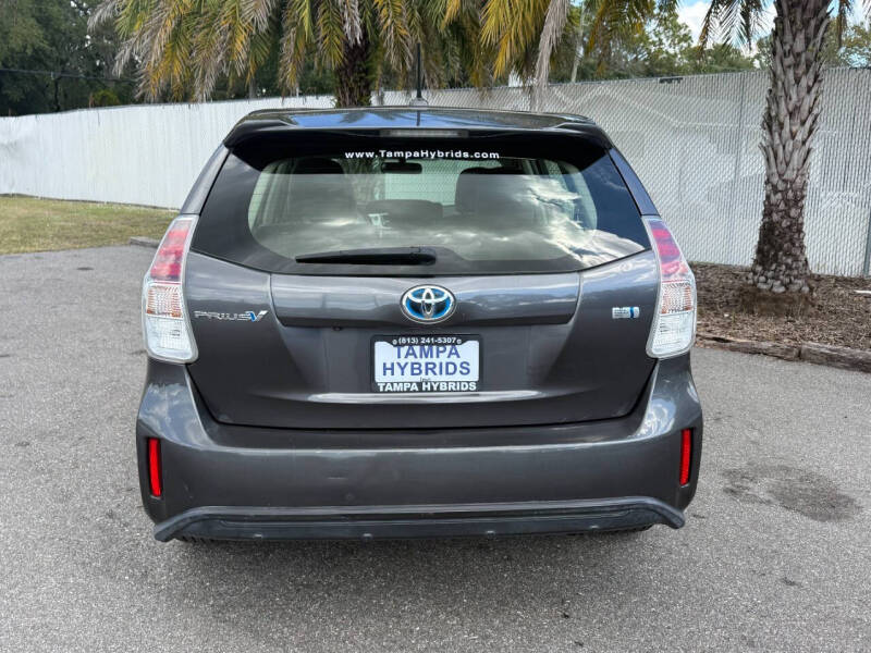2015 Toyota Prius v Four