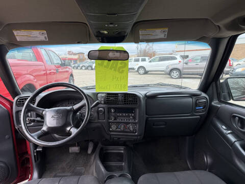 2004 Chevrolet S-10 LS