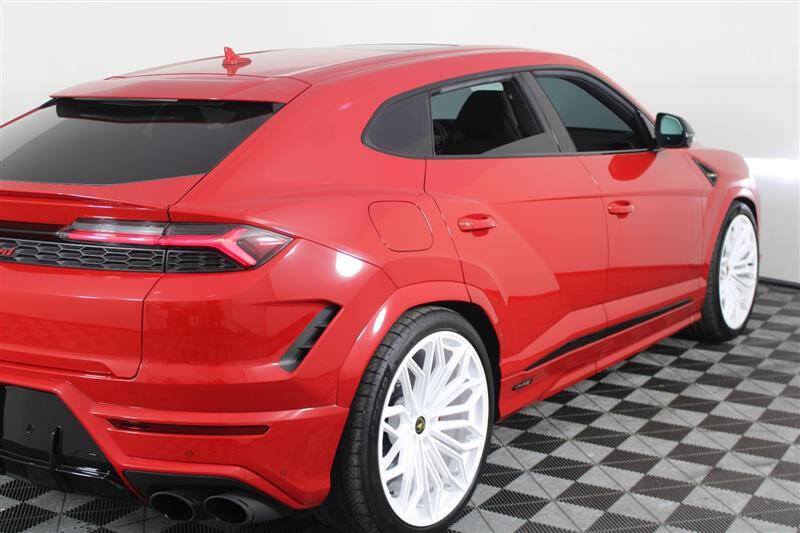 2025 Lamborghini Urus SE
