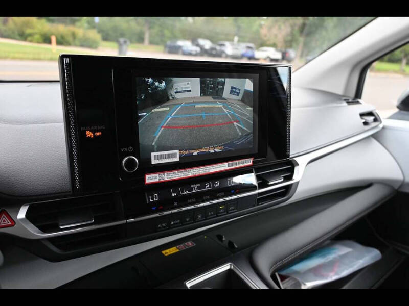 2025 Toyota Sienna LE 8-Passenger