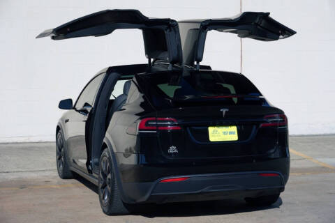 2023 Tesla Model X Standard Range