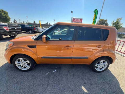 2011 Kia Soul for sale at LR AUTO INC in Santa Ana CA