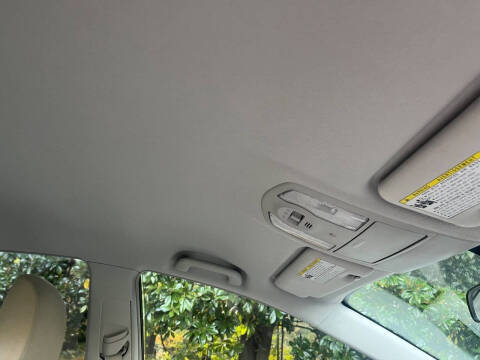 2011 Toyota Prius Two