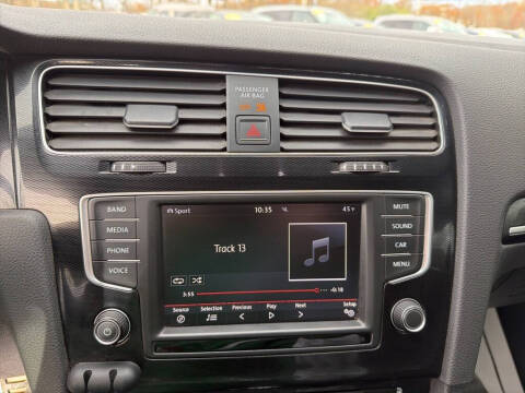 2017 Volkswagen Golf GTI SE