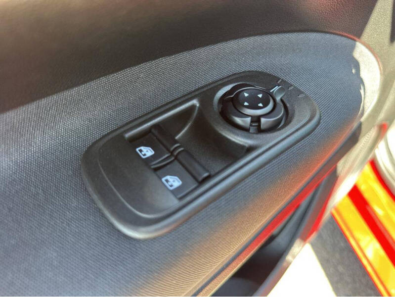 2024 FIAT 500e Inspi(RED)