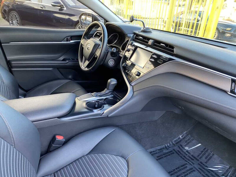 2018 Toyota Camry SE