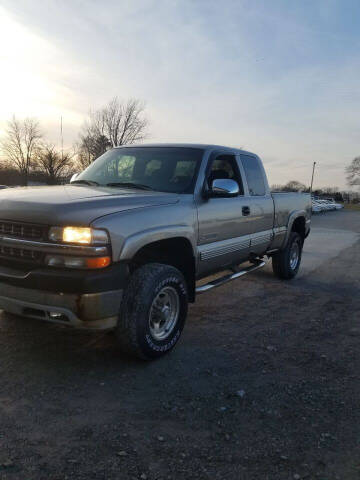 2002 Chevrolet Silverado 2500HD for sale at WESTSIDE GARAGE LLC in Keokuk IA