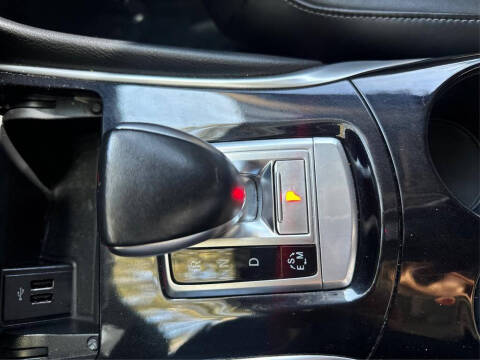 2018 Infiniti QX30 Luxury