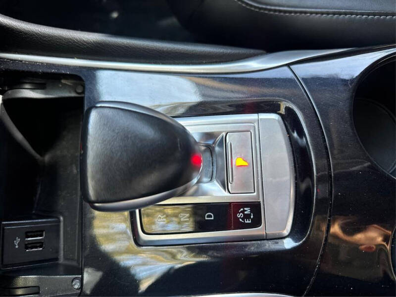 2018 Infiniti QX30 Luxury