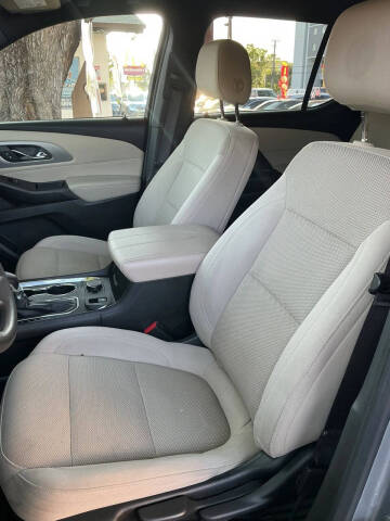 2023 Chevrolet Traverse LS