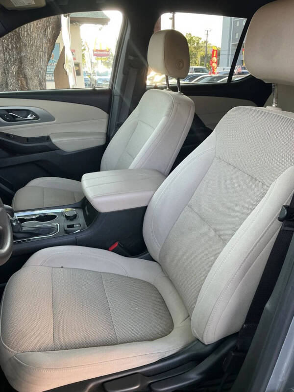2023 Chevrolet Traverse LS