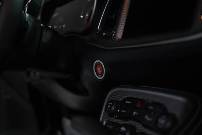 2015 Dodge Challenger SRT Hellcat