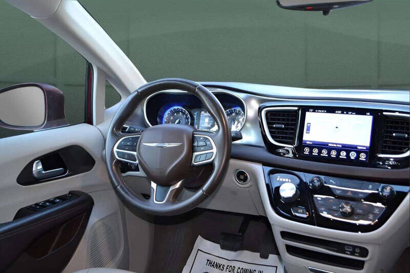 2017 Chrysler Pacifica Touring-L