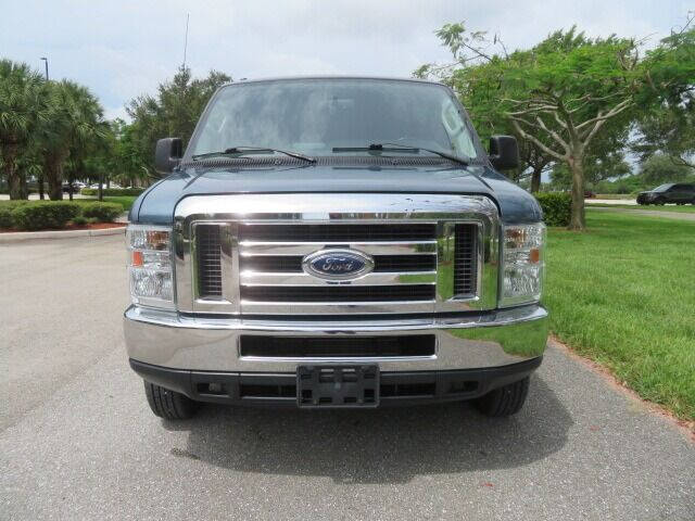 2014 Ford E-Series E-150 XLT