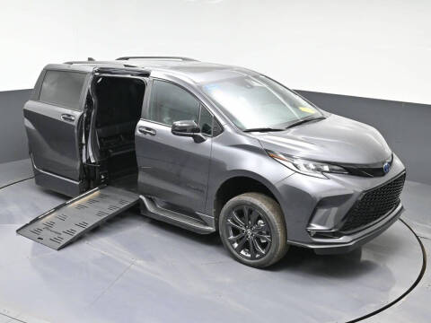 2025 Toyota Sienna XSE 7-Passenger