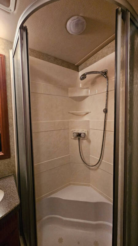 2009 Winnebago Itssca Meridian 34Y