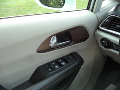 2017 Chrysler Pacifica Touring-L