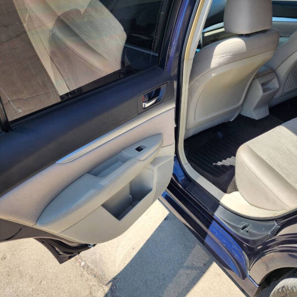 2013 Subaru Legacy 2.5i Premium