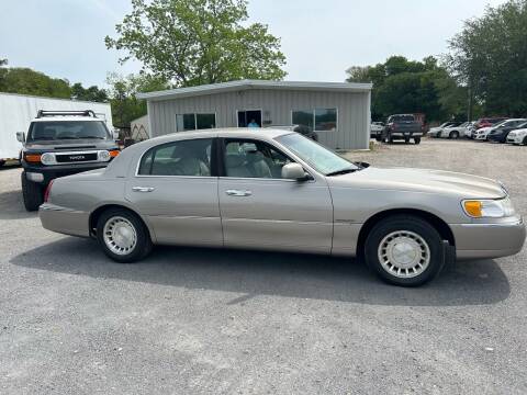 2000 Lincoln Town Car for sale at Thoroughbred Motors LLC in Scranton SC