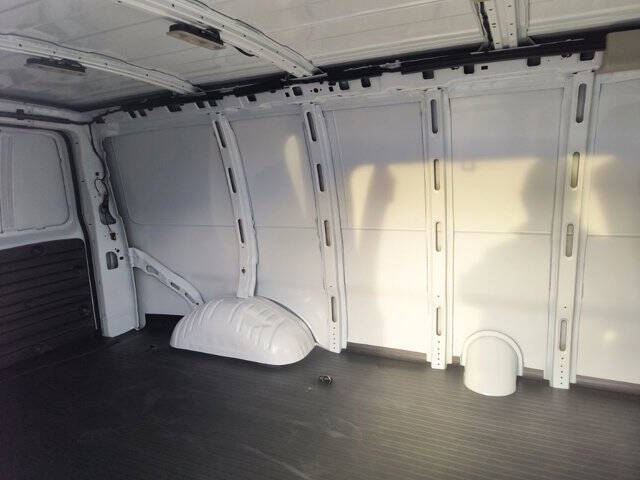 2025 Chevrolet Express 3500