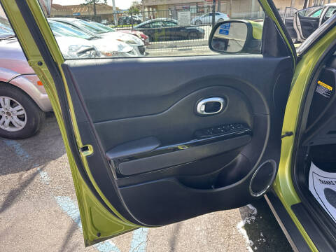2014 Kia Soul +