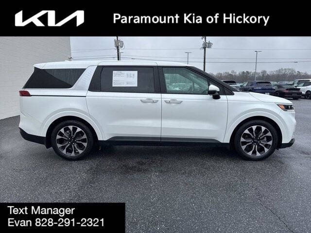 2024 Kia Carnival EX