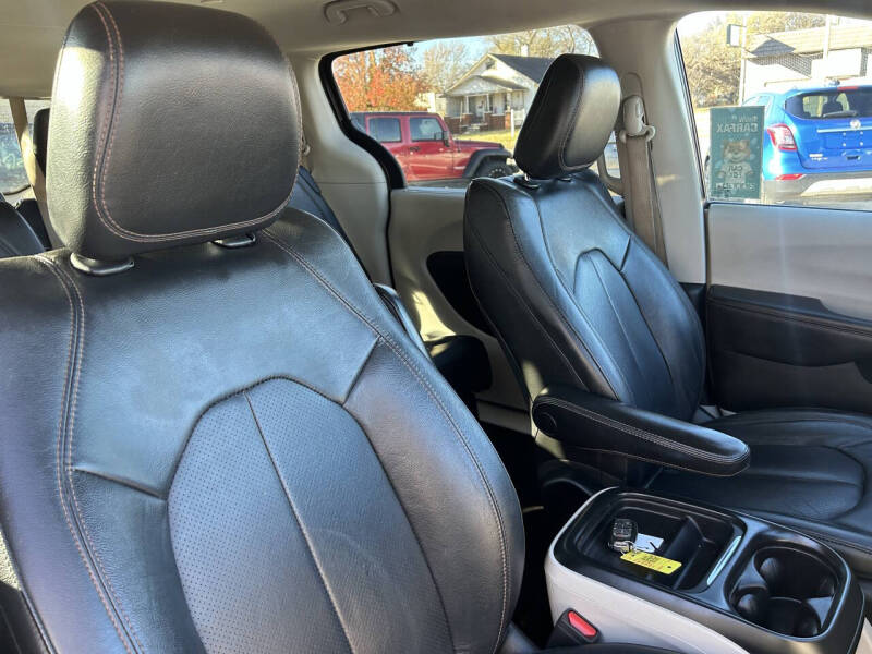 2020 Chrysler Pacifica Touring L