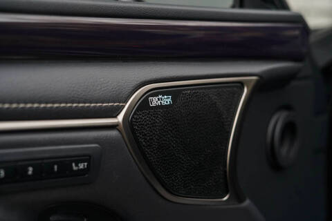 2020 Lexus ES 300h Ultra Luxury